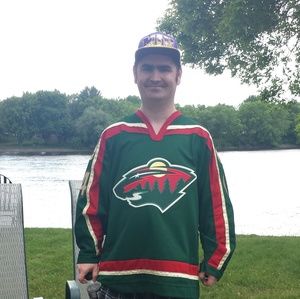 Meet your Posher, Dustin